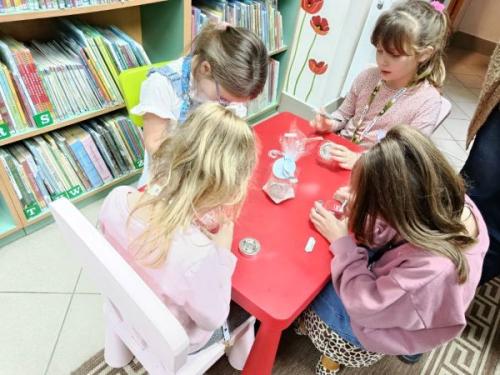 600166813_1293756116127709_2351293440411482233